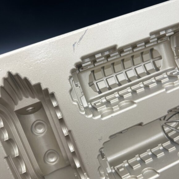 Nordic Ware Nordic Express Train Gold Cakelet Mini Cake Baking Pan Mold USA - Picture 11 of 15